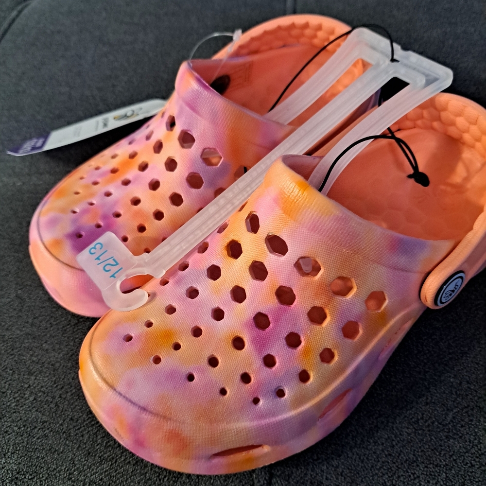 Kids Colorful Crocs - Picture 3 of 9